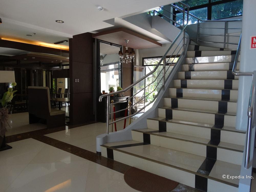 Peridot Suites Davao Exterior photo