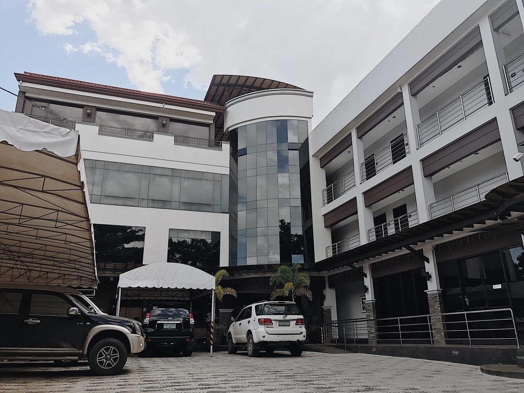 Peridot Suites Davao Exterior photo