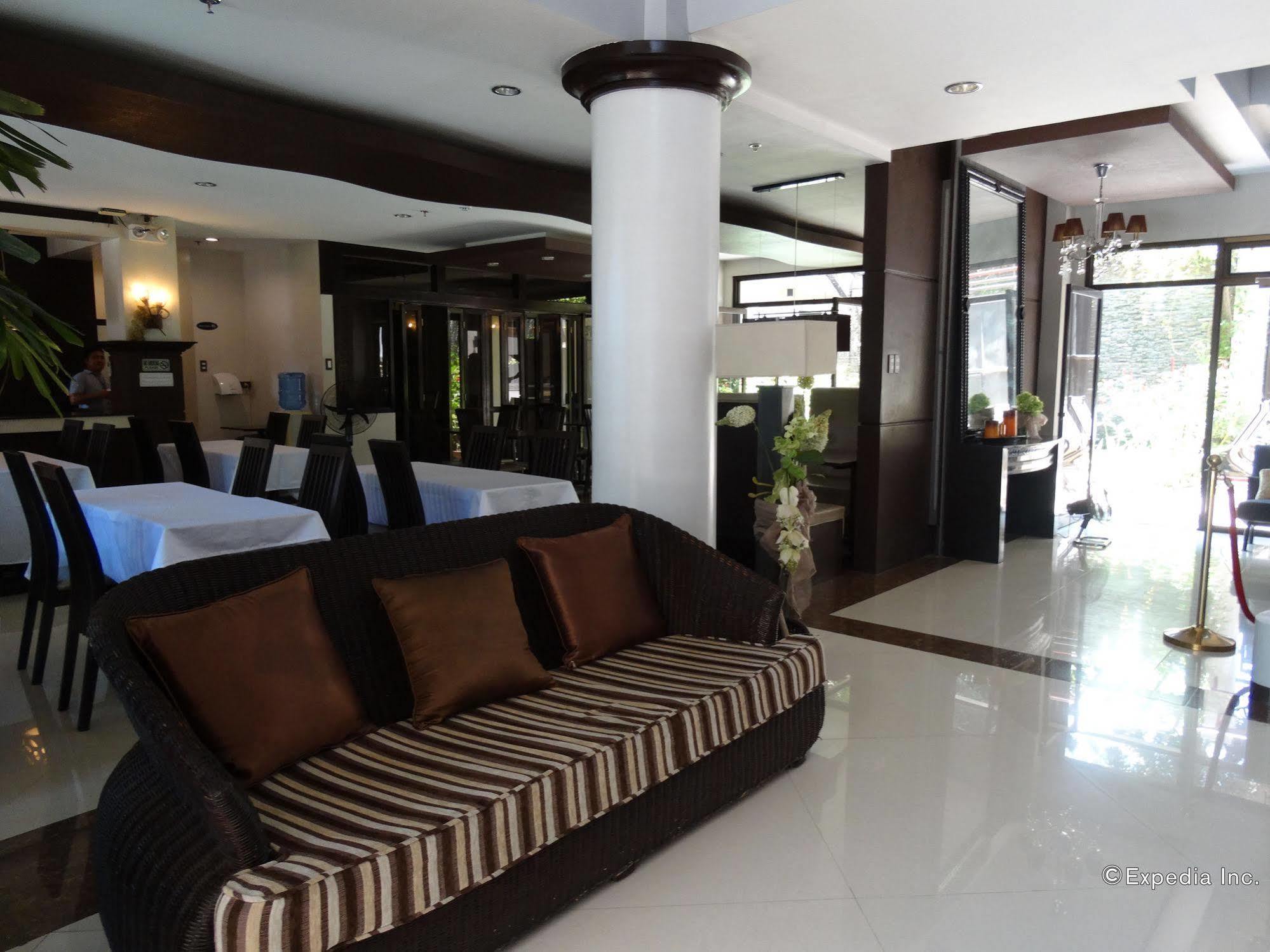 Peridot Suites Davao Exterior photo