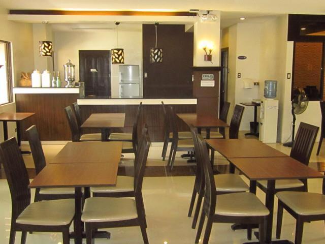 Peridot Suites Davao Exterior photo