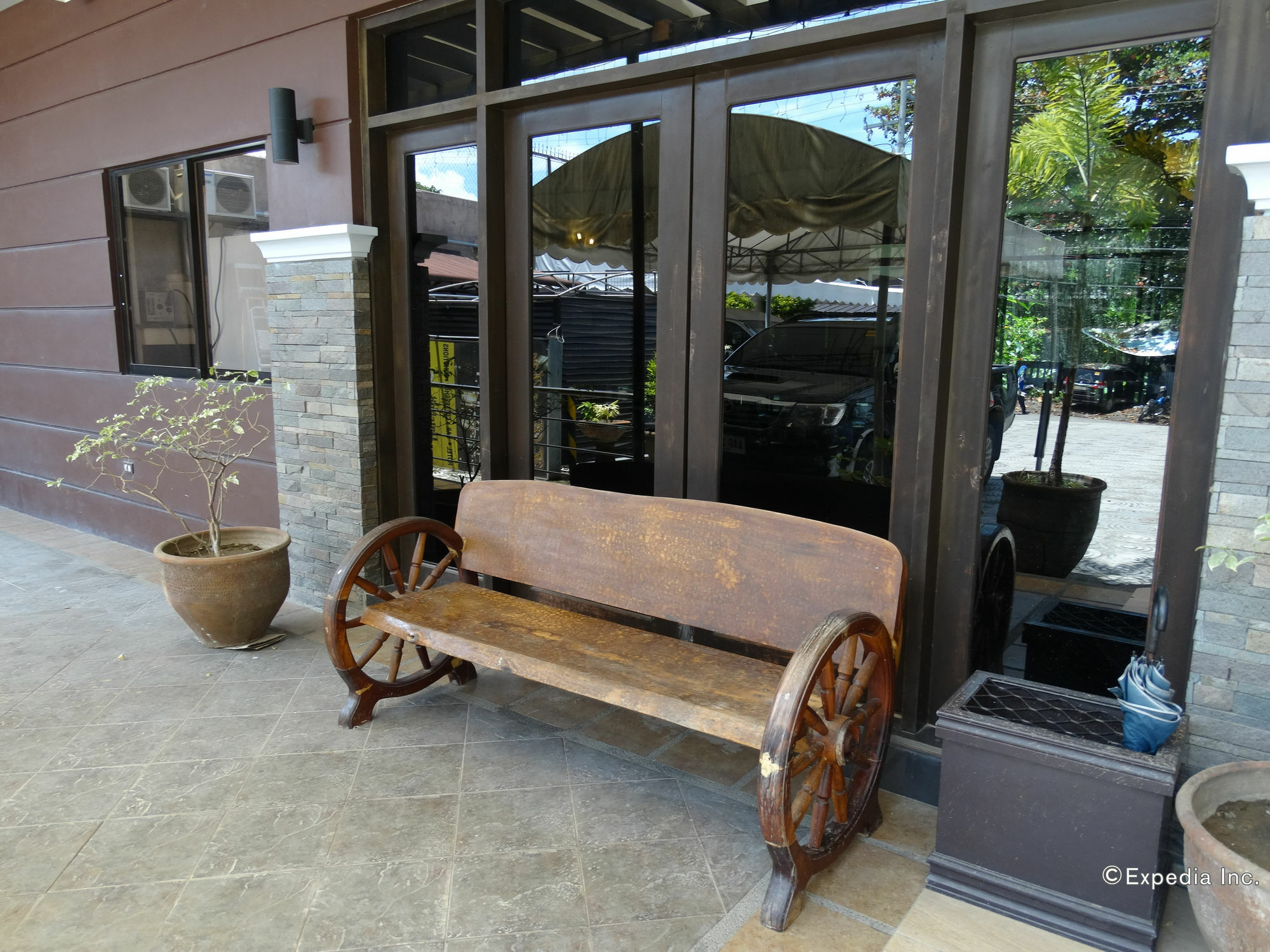 Peridot Suites Davao Exterior photo